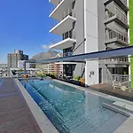 Safiya - Designer Apartment, Stunning Views